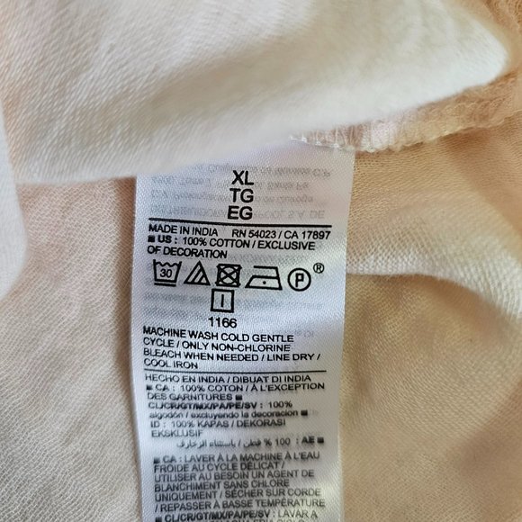 100% Cotton Made in India Old Navy top kin size XL, with embroidered detail - Picture 4 of 5